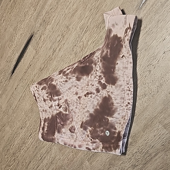 Lululemon Marbled Dye Inner Glow Shorts Size 10 - Picture 3 of 8